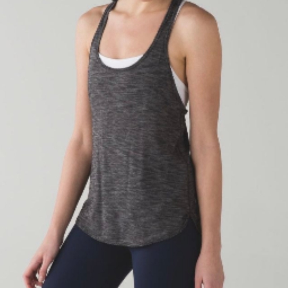 Lululemon 105 F Singlet Sz 8 in Gray w/White Stripes.